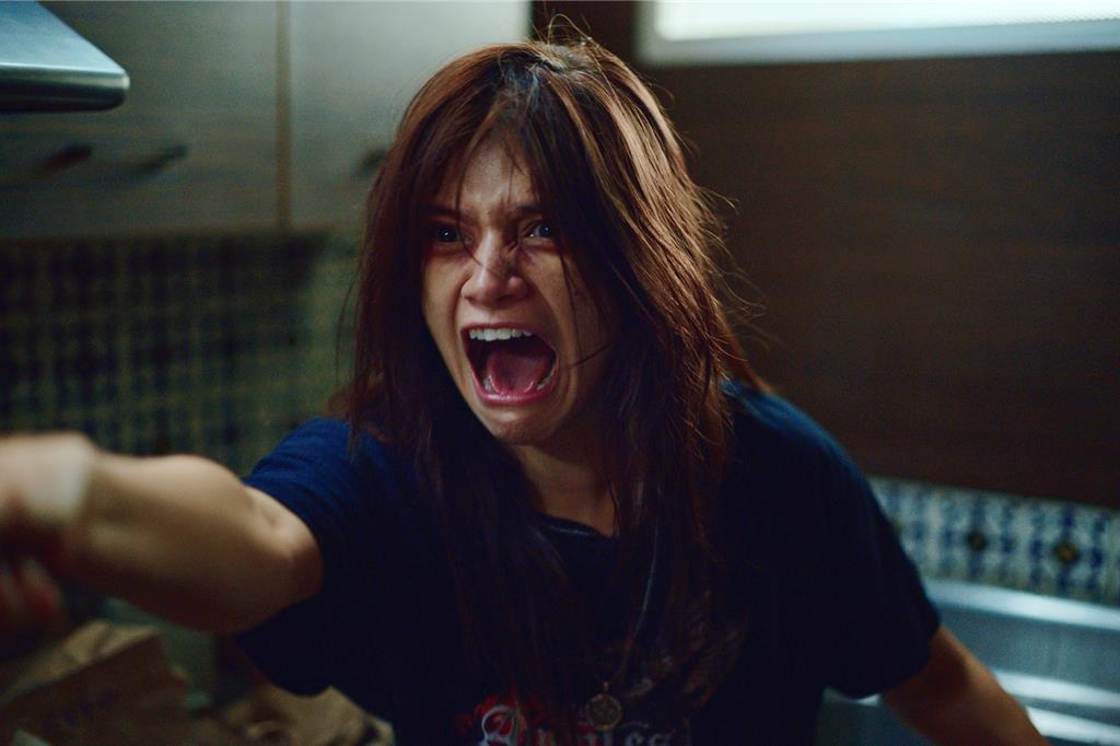 網紅「弄鬼成真」！搏流量造假影片慘遭索命 家中出現詭異身影