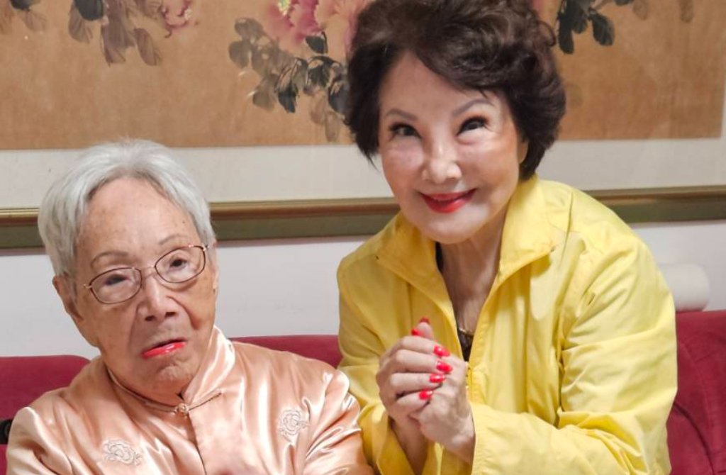 獨家》除夕跪105歲母拜年！81歲歌后楊燕謝養育恩