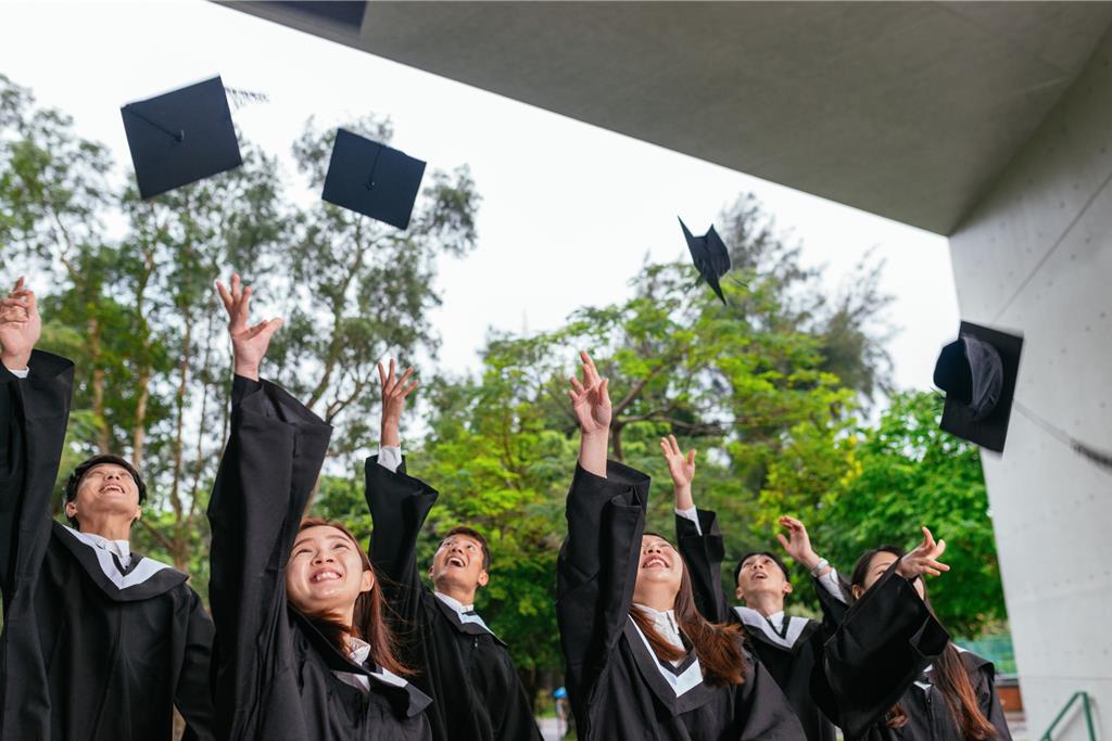 搶當AI新貴！調查：6.7萬個AI工作機會歡迎新鮮人