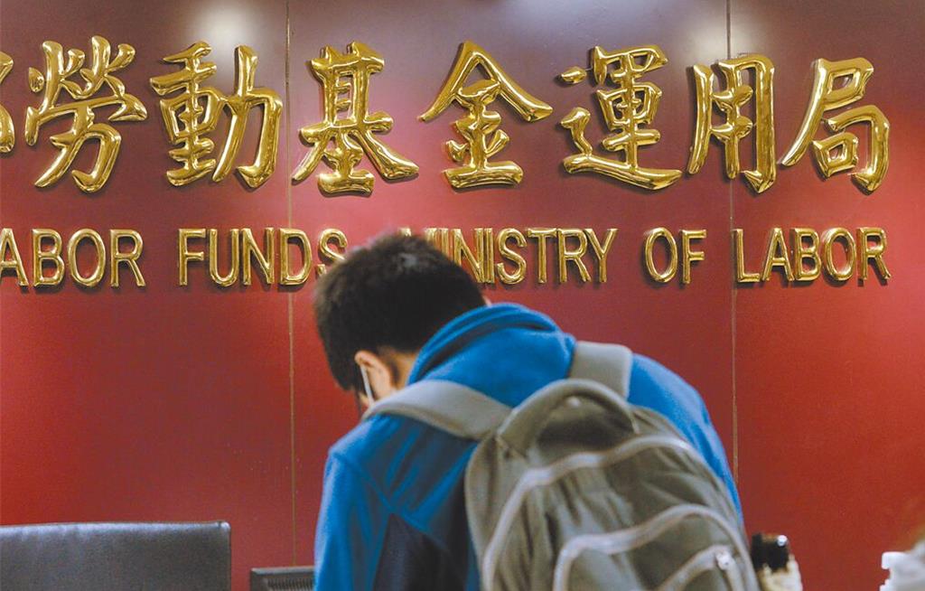 勞保＋勞退可月領6萬？40歲開始做對「這2件事」就夠了