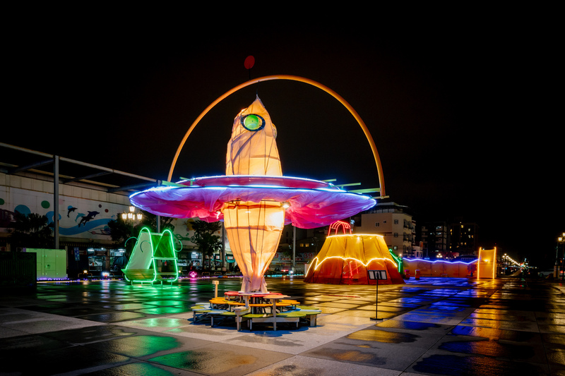 花蓮太平洋燈會開幕　作品「花現」引熱議 (圖)