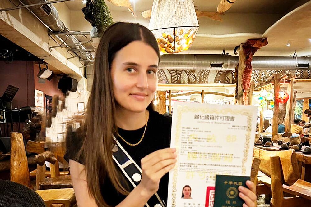 【新台灣人過年2-1】在台過年最愛一起吃東西聊天　滿盤水煮蝦、滷豬腳印象深刻