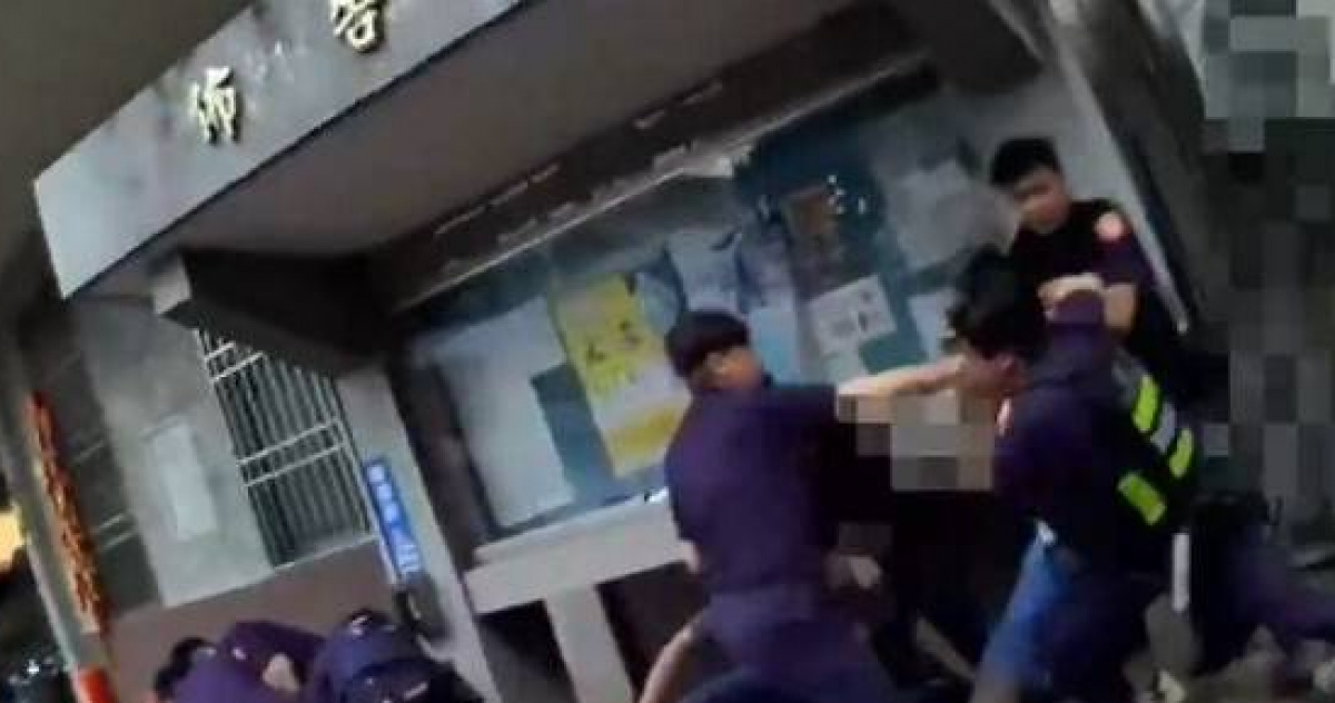 債務火爆開砸！屏東3男警局旁持棒砸車　拒捕叫囂遭強勢上銬