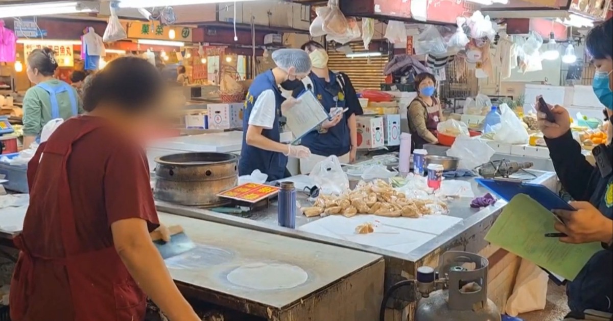 雄檢出手！ 高雄春捲攤140人吐瀉 重罰144萬