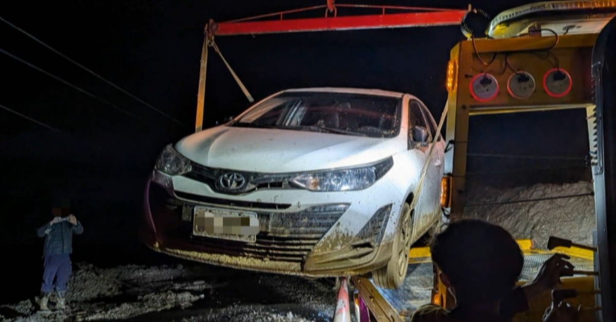 以國夫妻遇坍方「刁車」受困泥濘警消神救援