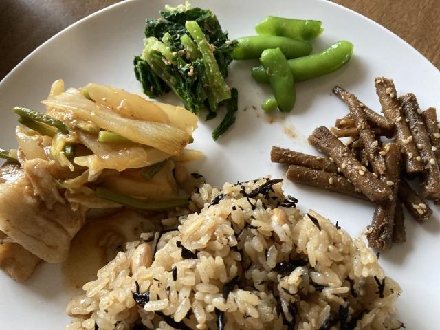 隔夜菜別再加熱了！醫點名「芥菜、小白菜、菠菜」恐增癌症風險