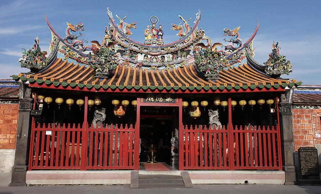 北市景美集應廟百年古蹟　罕見立體門神精雕細緻