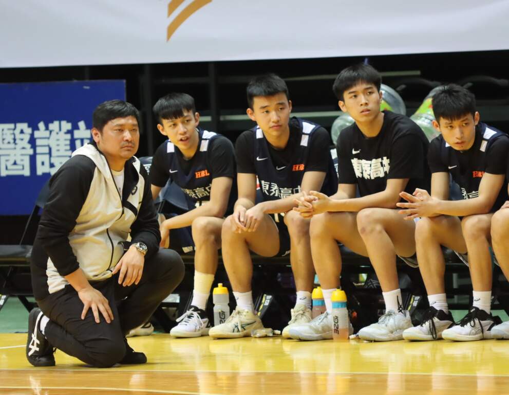 HBL高中籃球聯賽40年來新境界 丁國柱大戰吳子兵法 東南爭霸的背後意義