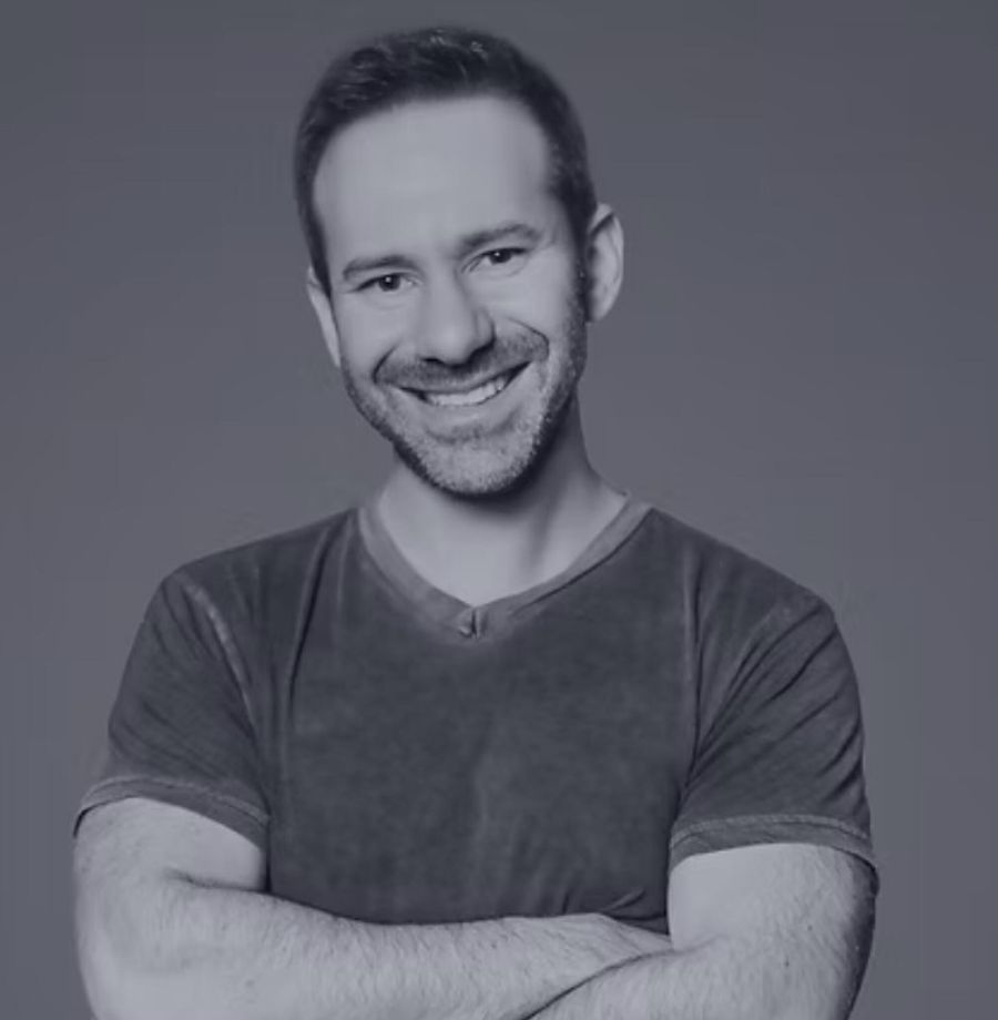 OnlyFans背後老闆揭秘！17歲...