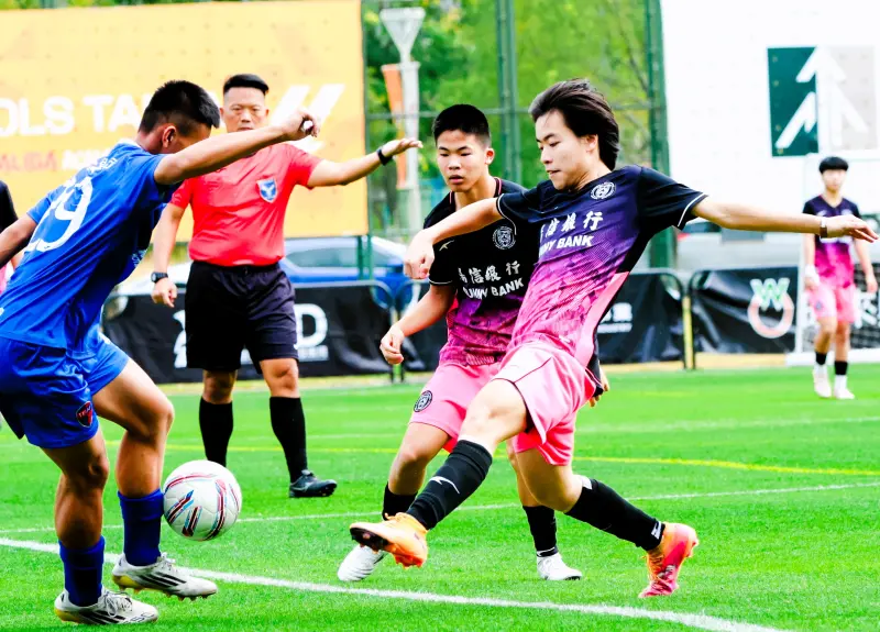 健身工廠盃開幕　小球員寫卡替台灣女足集氣