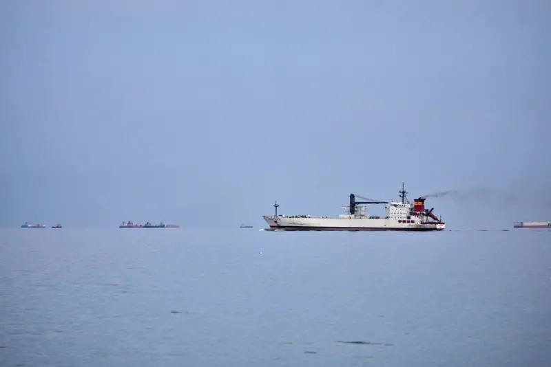 美智庫研究員：荷姆茲海峽成中國鎖台範例