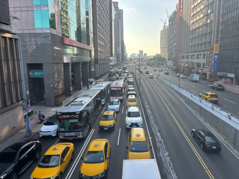 春節搭車有加價！Uber、LINE GO等動態調整