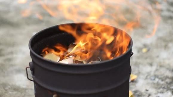 4生肖易卡陰！清明10禁忌曝「愛愛、打牌都NG」　拜3水果恐接連往生